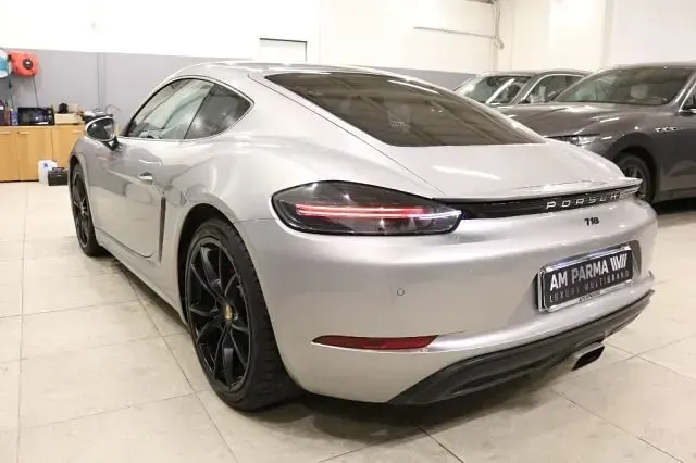 Usata Porsche 718 300 CV (220 kW) 2018 Argento Cabrio
