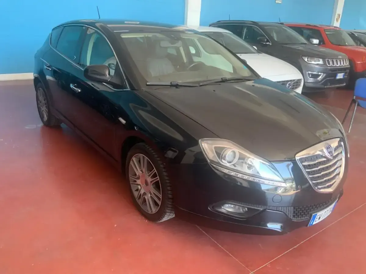 Usata Lancia Delta 119 CV (87 kW) 2014 Nero Utilitaria