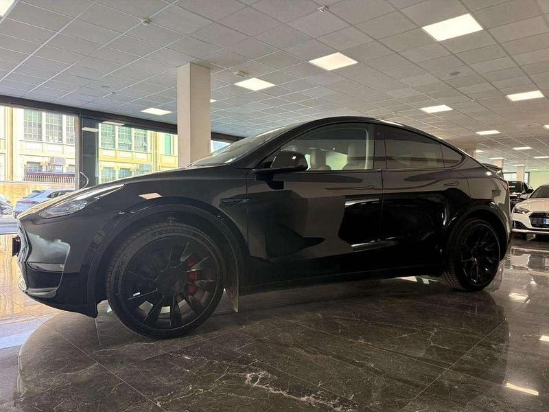 Usata Tesla Model Y Long Range AWD 378 kW (514 CV) 2024 Nero SUV