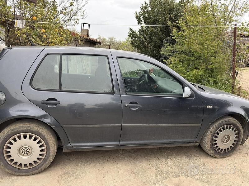 Usata VW Golf IV 90 CV (66 kW) 2000 Grigio Berlina