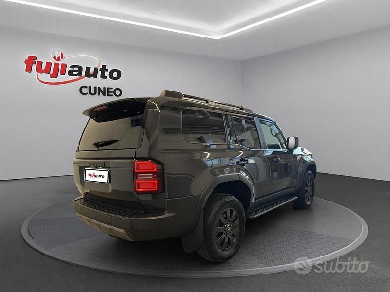 Usata Toyota Land Cruiser 205 CV (150 kW) 2025 Dark grey gloss SUV
