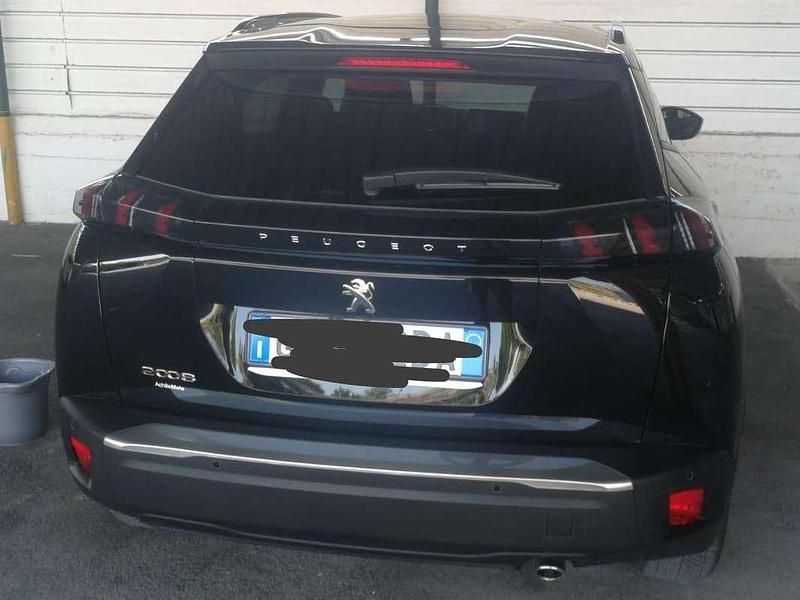 Usata Peugeot 2008 Allure 110 CV (80 kW) 2021 Nero SUV