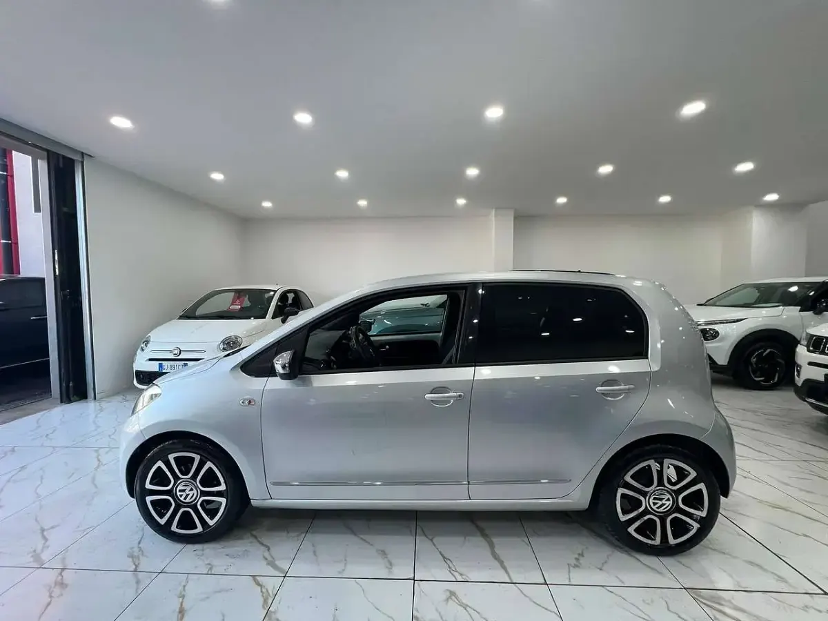 Usata VW up! Move 75 CV (55 kW) 2016 Grigio Utilitaria