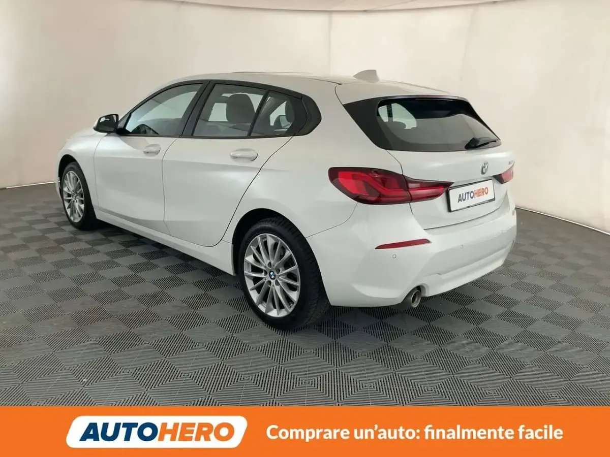 Usata BMW 118 Advantage 136 CV (100 kW) 2022 Bianco Utilitaria