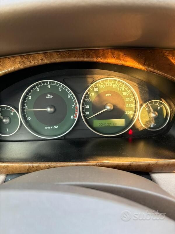 Usata Jaguar X-type 156 CV (114 kW) 2002 Verde Berlina