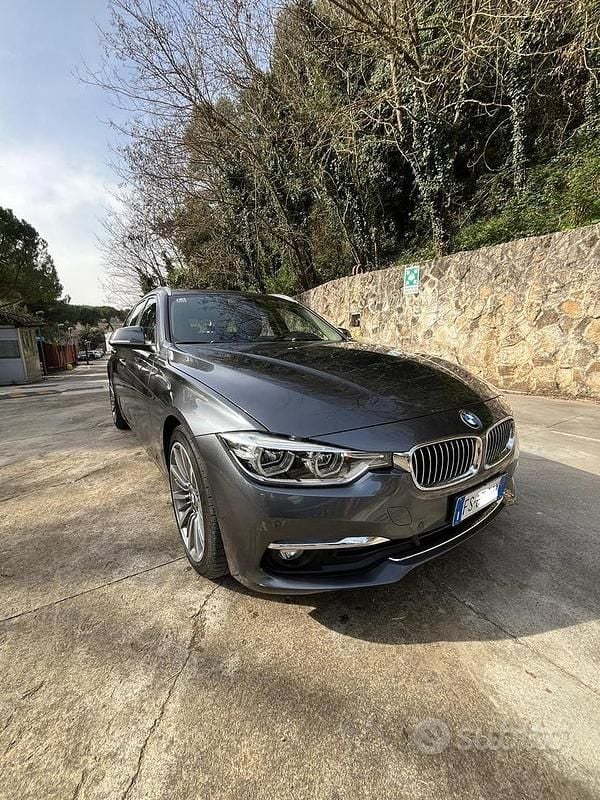 Usata BMW 320 Luxury Line 190 CV (139 kW) 2018 Grigio Station wagon