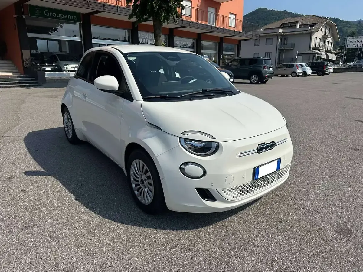Usata Fiat 500e Icon 86 kW (118 CV) 2025 Bianco Utilitaria