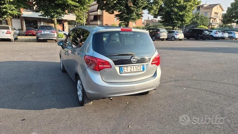 Grigio Usata 2013 Opel Meriva Monovolume | 2900 € (Super prezzo) - Immagine 1/4