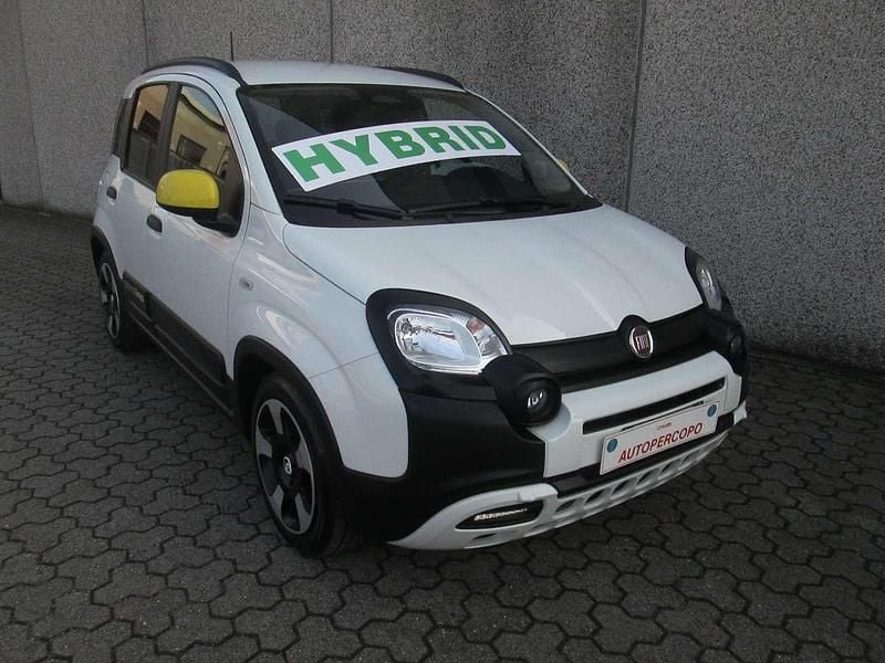 Usata Fiat Panda Cross Cross 69 CV (50 kW) 2025 Verde foresta Utilitaria