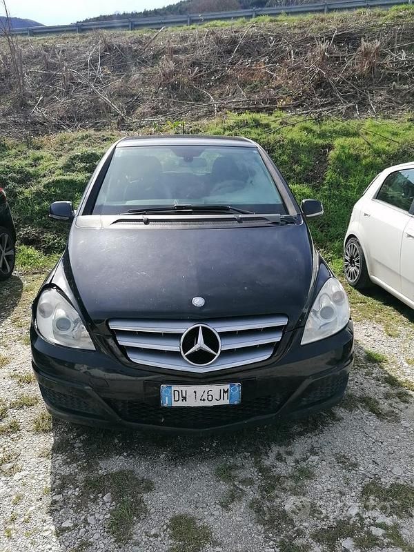 Usata Mercedes B180 2009 Nero Monovolume