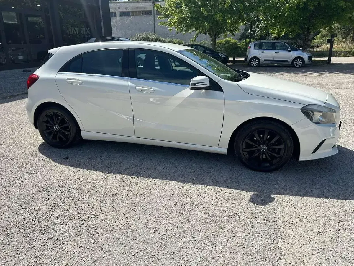 Usata Mercedes A160 90 CV (66 kW) 2017 Bianco Berlina
