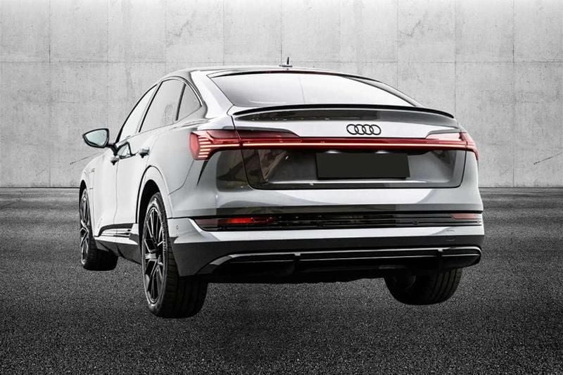 Usata Audi e-tron S-Line 158 kW (215 CV) 2023 Grigio SUV