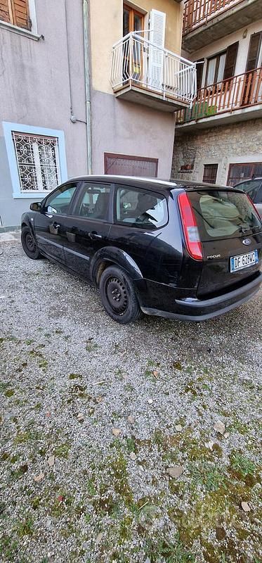 Usata Ford Focus 116 CV (85 kW) 2007 Nero Station wagon