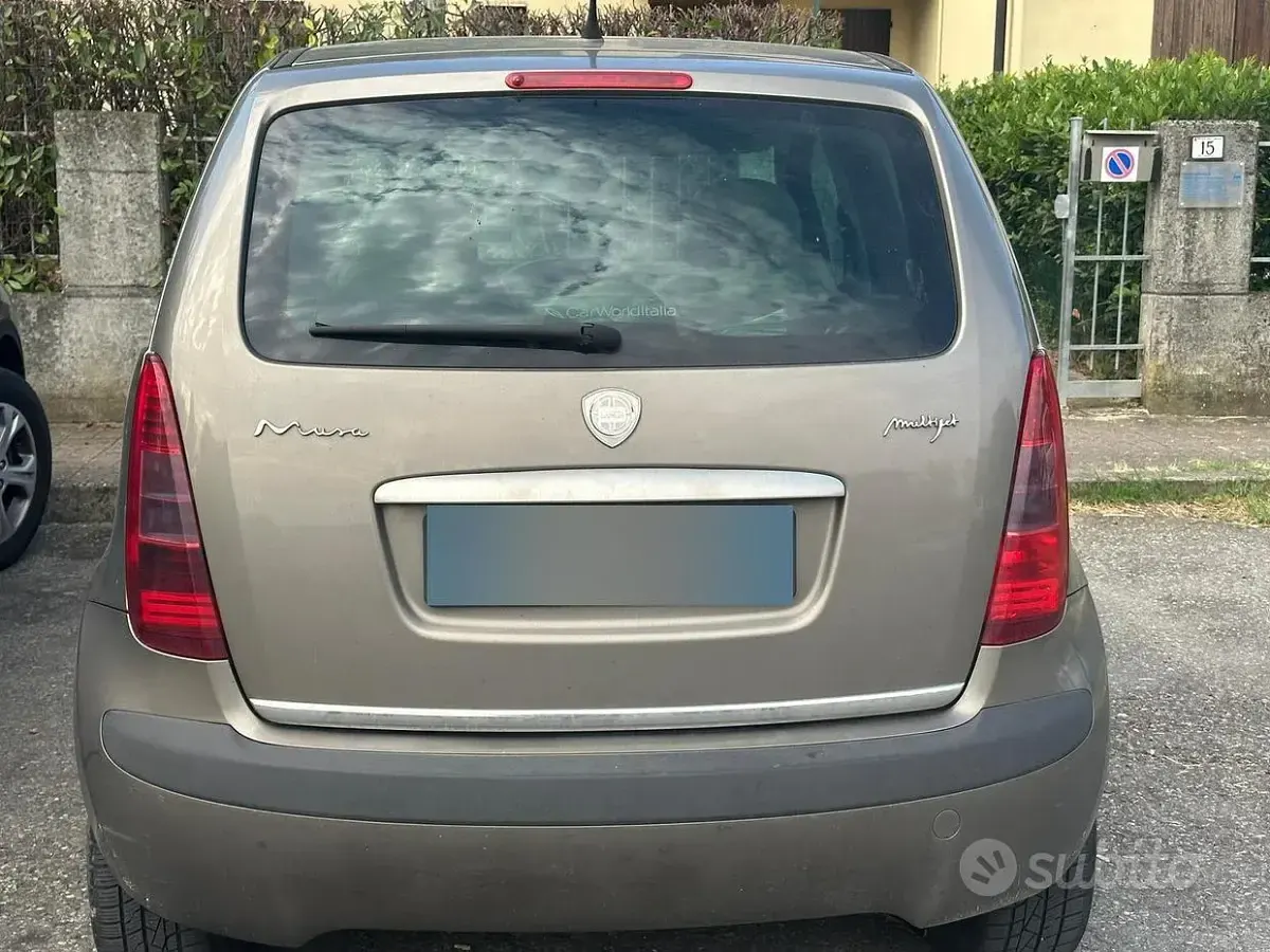 Usata Lancia Musa 90 CV (66 kW) 2007 Grigio Monovolume
