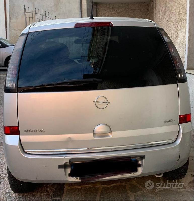 Usata Opel Meriva 90 CV (66 kW) 2009 Grigio Monovolume