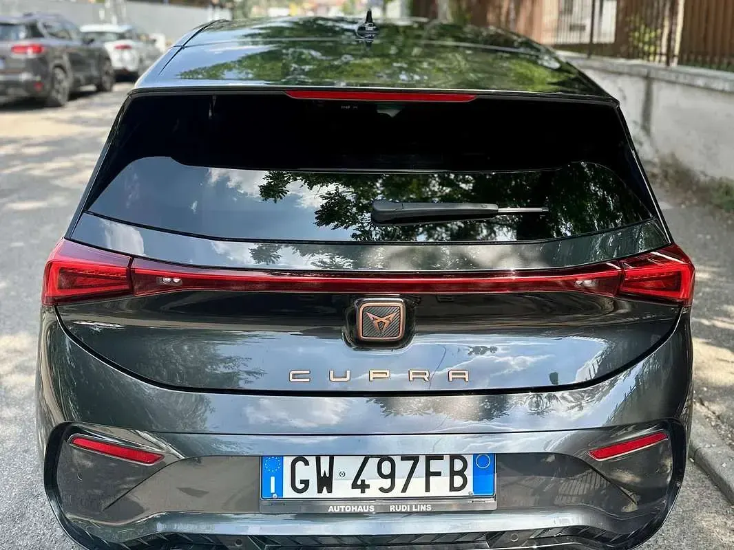 Usata Cupra Born 69 kW (95 CV) 2024 Grigio Utilitaria