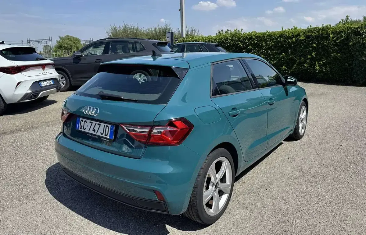 Usata Audi A1 Sportback Ambiente 110 CV (80 kW) 2020 Blu/azzurro Utilitaria