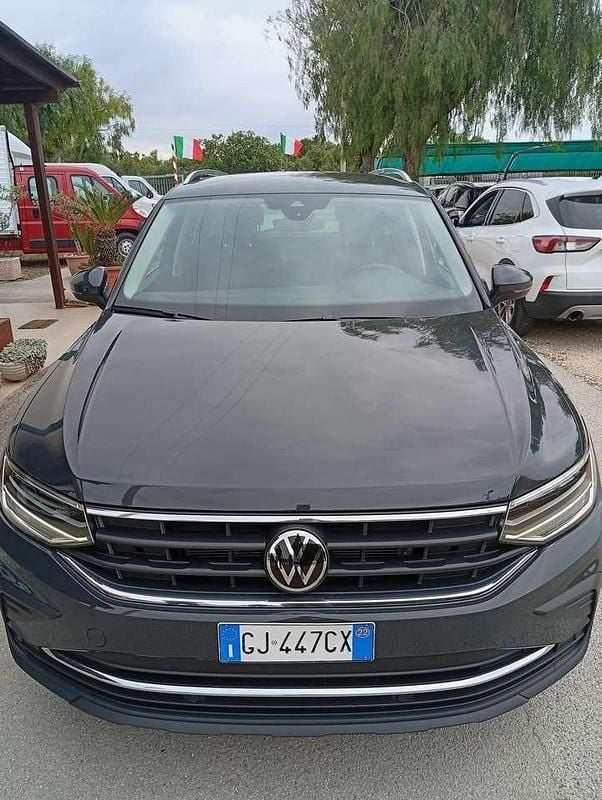Nero Usata 2022 VW Tiguan R-line SUV | 22.900 € - Immagine 1/4