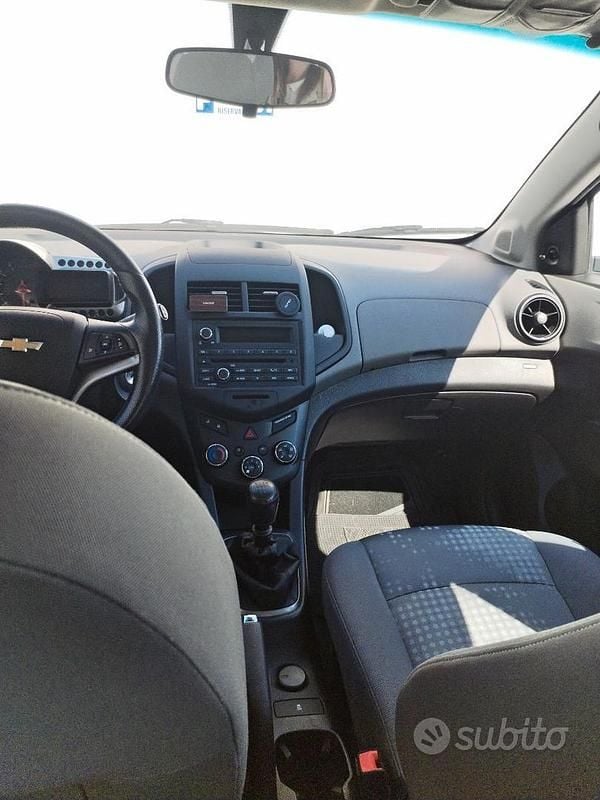 Usata Chevrolet Aveo LS 70 CV (51 kW) 2012 Nero Berlina
