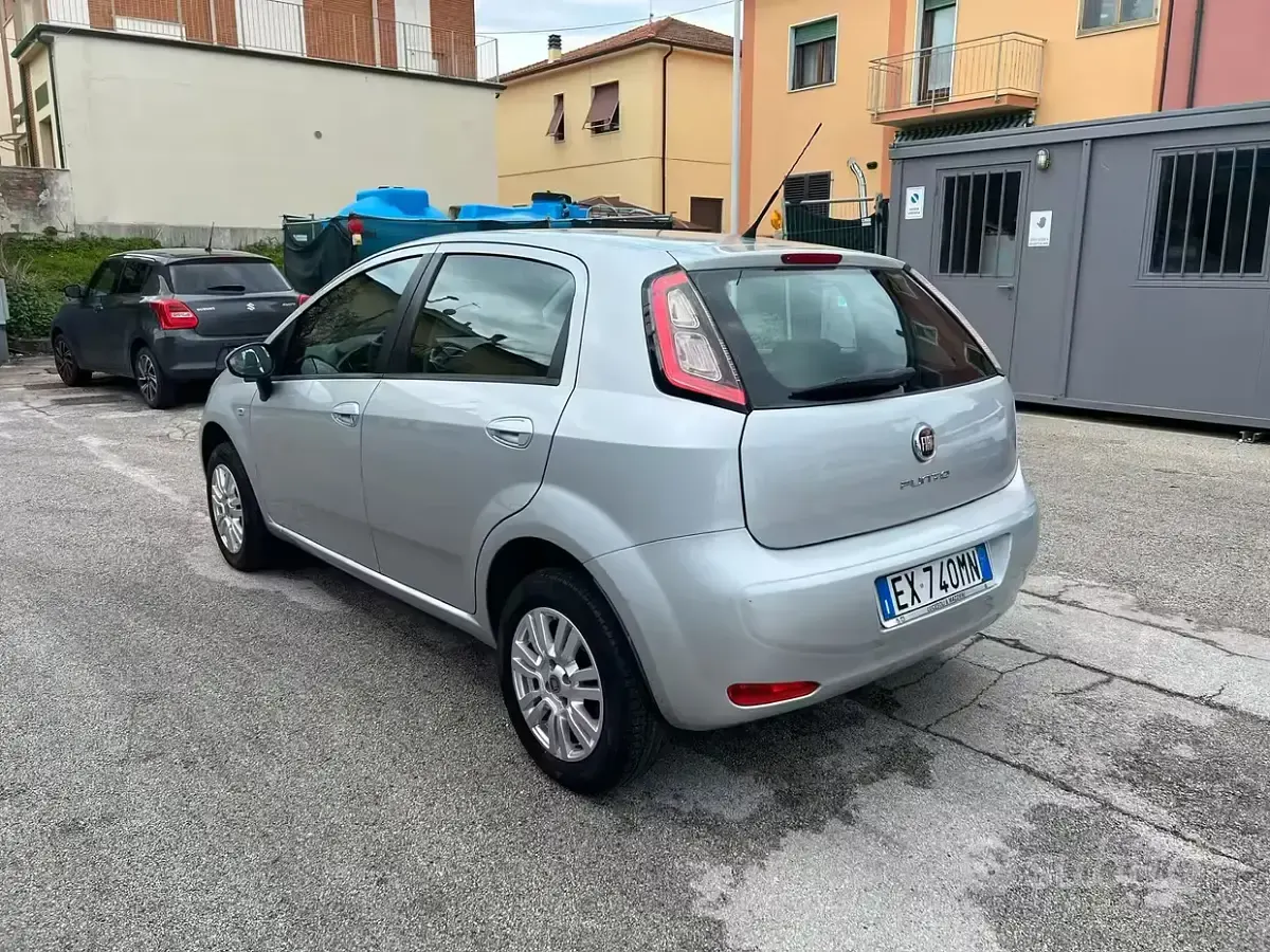 Gebraucht Fiat Punto 70 PS (51 kW) 2015 Grau Kleinwagen