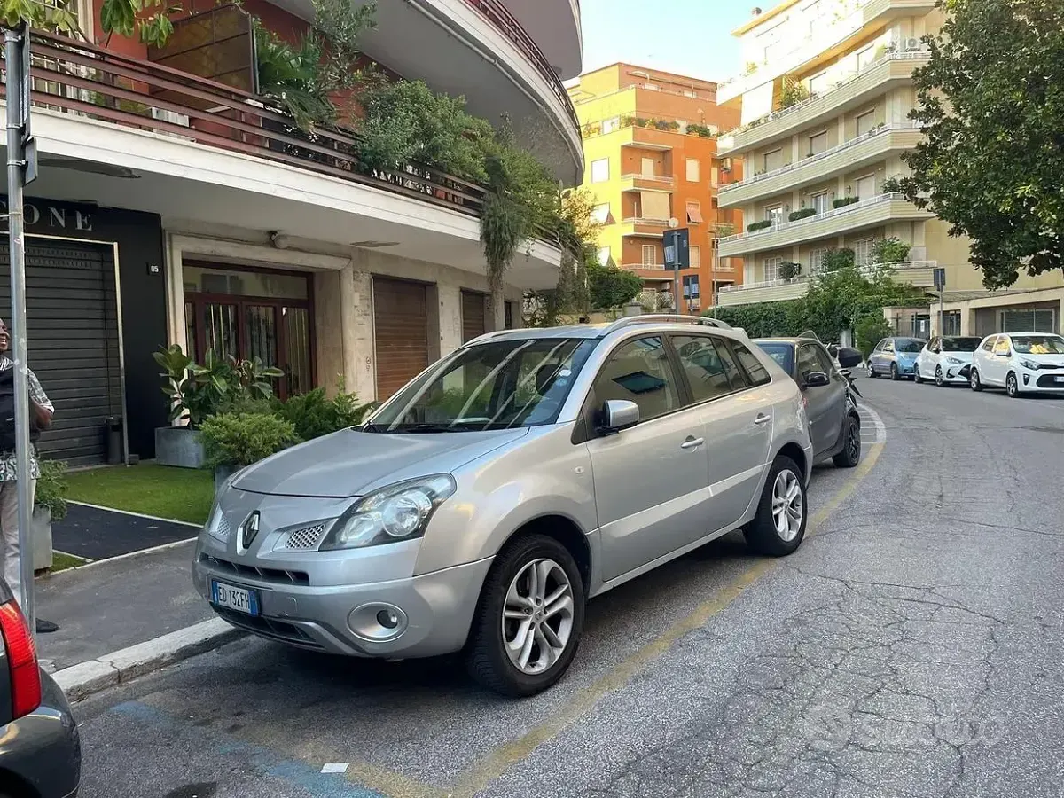 Usata Renault Koleos 150 CV (110 kW) 2010 Grigio SUV