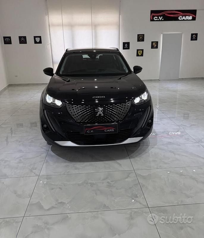 Usata Peugeot 2008 Allure 131 CV (96 kW) 2022 Nero SUV