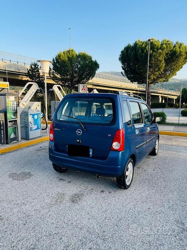 Usata Opel Agila 75 CV (55 kW) 2003 Blu Utilitaria