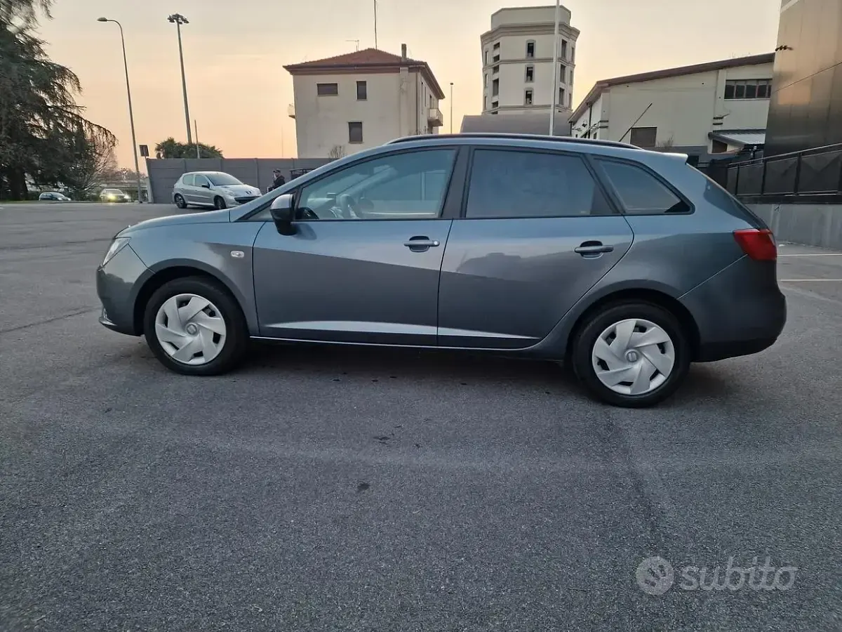 Usata Seat Ibiza ST Ecomotive 75 CV (55 kW) 2013 Grigio Station wagon