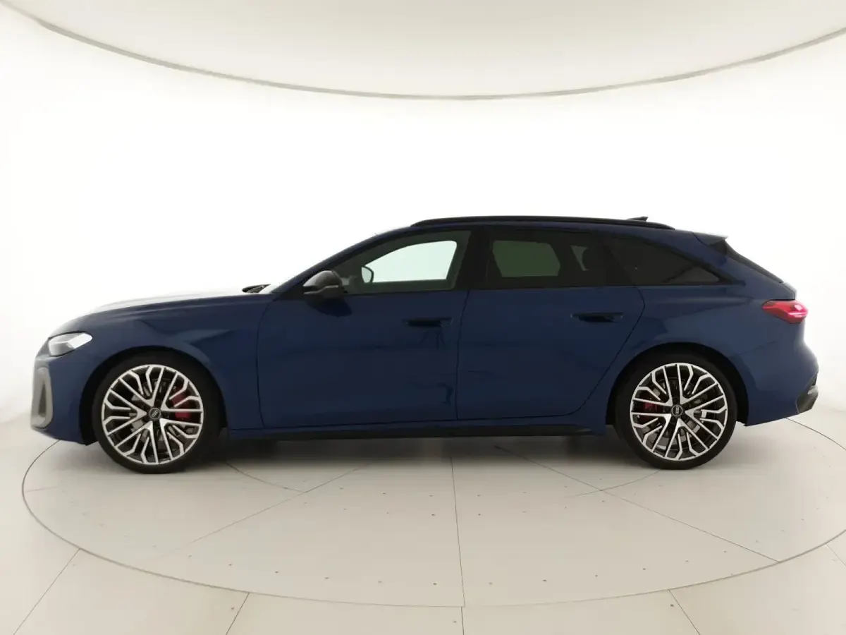 Usata Audi A5 Edition .1 204 CV (150 kW) 2024 Blu ascari metallizzato Station wagon