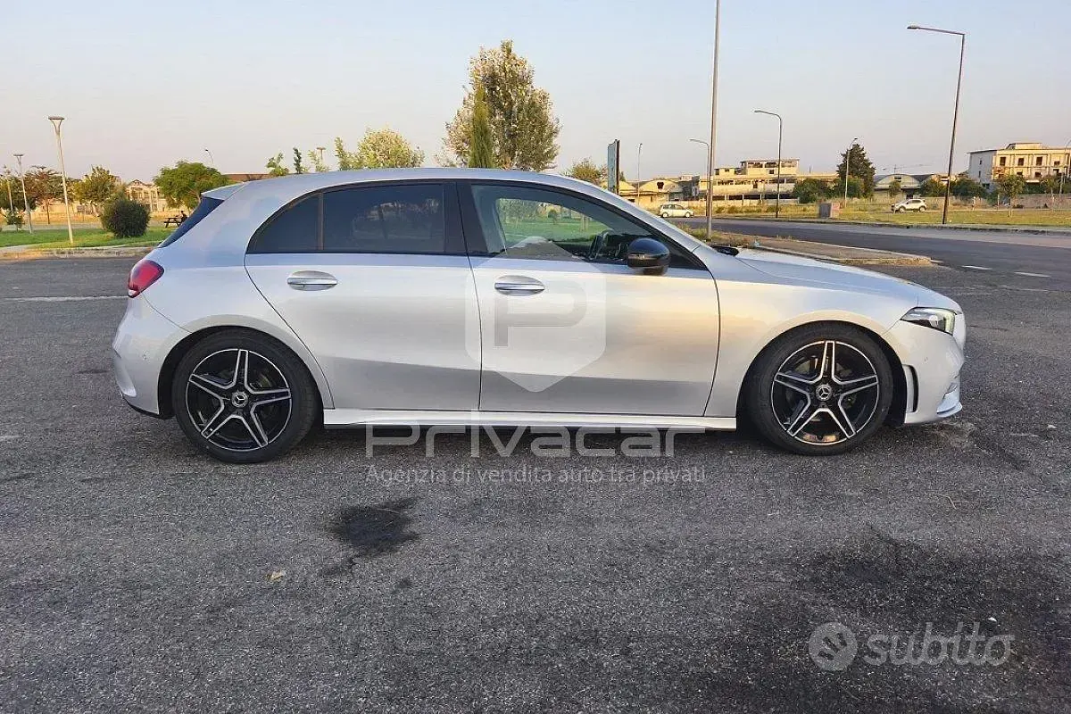 Usata Mercedes A200 Premium 150 CV (110 kW) 2019 Grigio Utilitaria