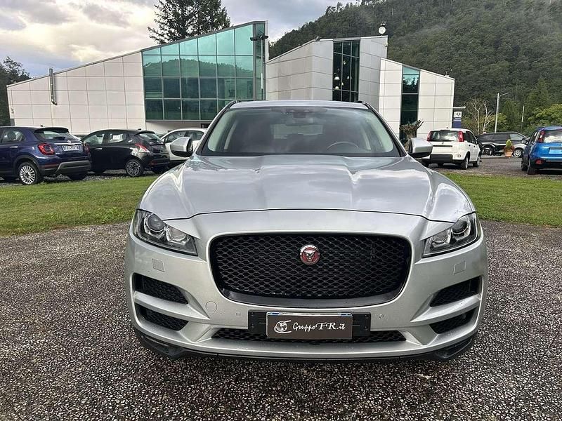 Usata Jaguar F-Pace Portfolio 180 CV (132 kW) 2017 Argento SUV