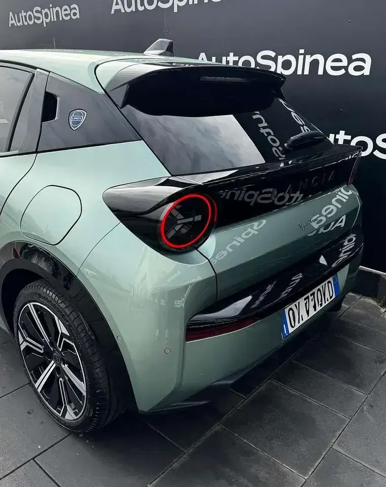 Usata Lancia Ypsilon 101 CV (74 kW) 2025 Verde Utilitaria