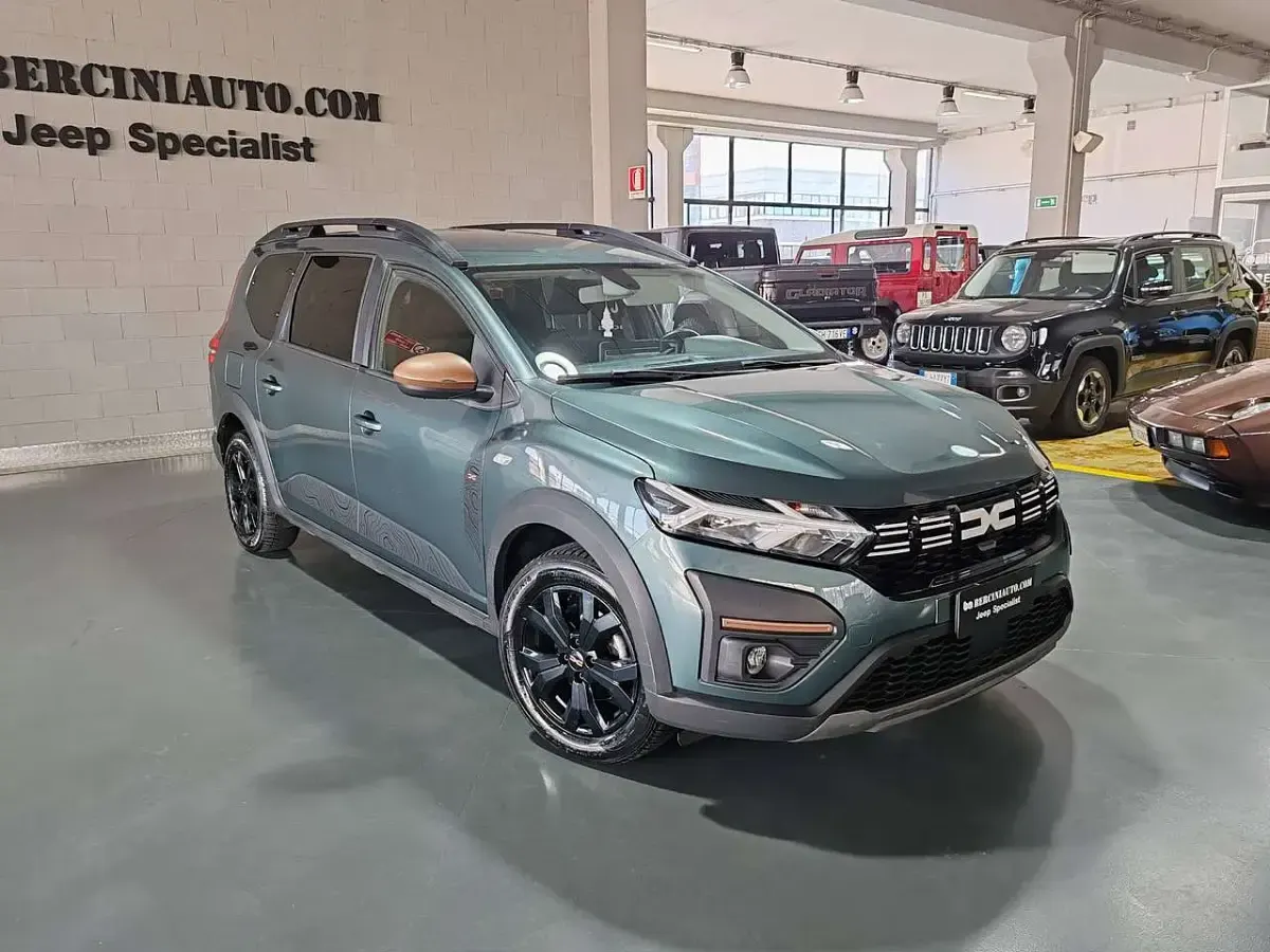 Usata Dacia Jogger Extreme 101 CV (74 kW) 2024 Verde Monovolume
