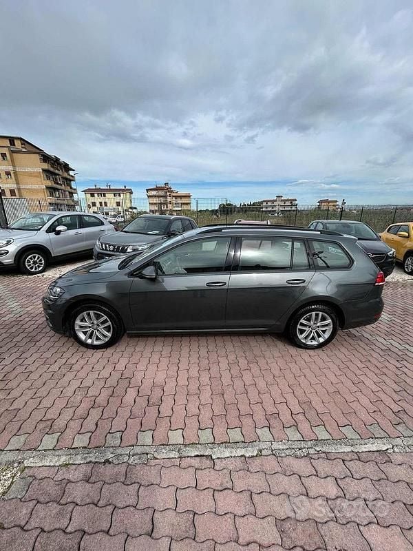 Usata VW Golf VII 116 CV (85 kW) 2018 Grigio Station wagon