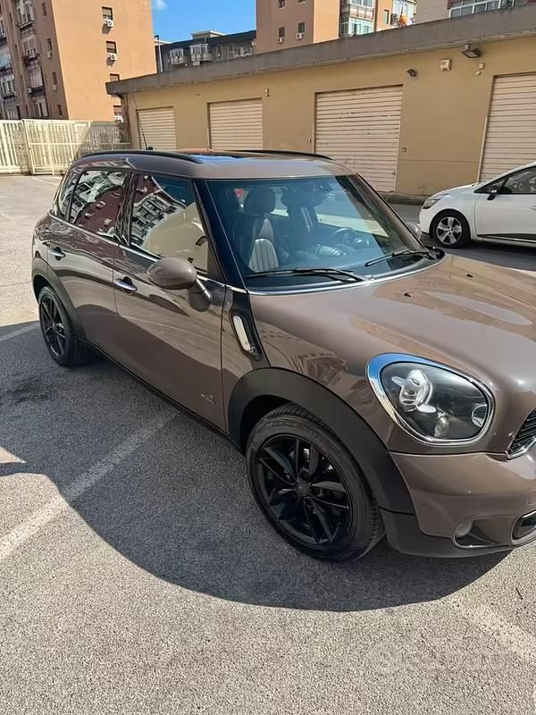 Usata Mini Cooper SD Countryman Business 143 CV (105 kW) 2014 Marrone SUV