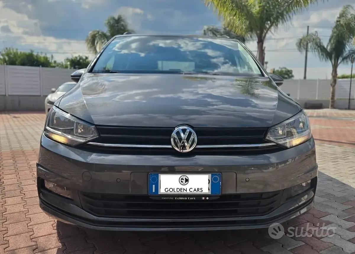 Usata VW Touran Highline 115 CV (84 kW) 2017 Grigio Monovolume