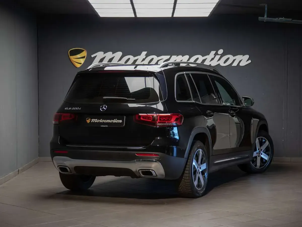 Usata Mercedes GLB200 150 CV (110 kW) 2021 Nero SUV