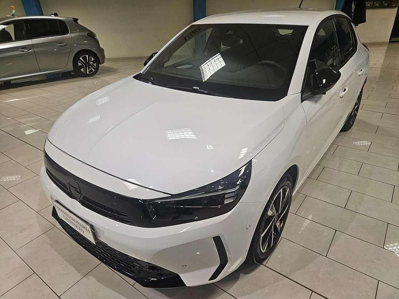 Usata Opel Corsa 101 CV (74 kW) 2025 Arktis white Berlina
