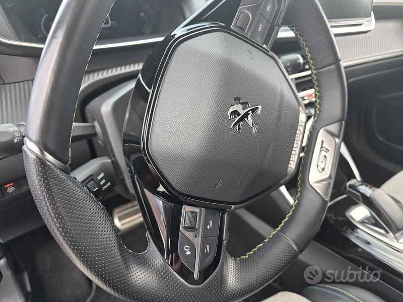 Usata Peugeot e-2008 GT 100 kW (136 CV) 2021 Arancione SUV
