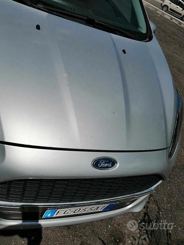 Usata Ford Fiesta 82 CV (60 kW) 2016 Grigio Utilitaria