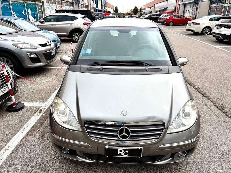 Usata Mercedes A180 Elegance 109 CV (80 kW) 2007 Grigio Berlina