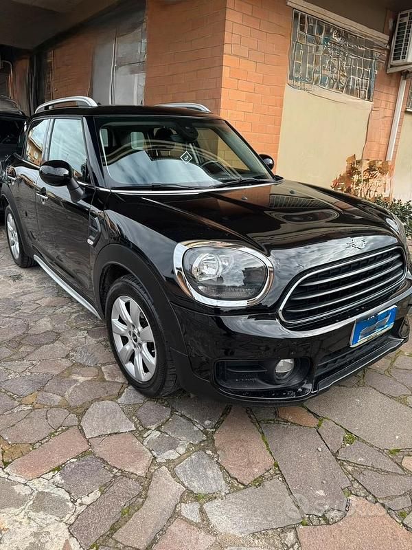 Nero Usata 2019 Mini One Countryman SUV | 17.000 € (Buon prezzo) - Immagine 1/4