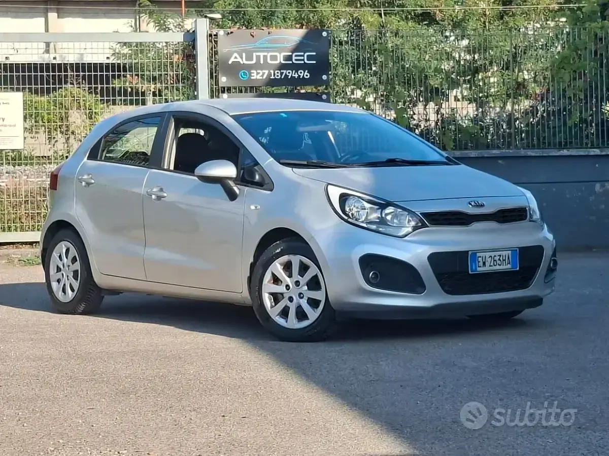 Usata Kia Rio Active 75 CV (55 kW) 2014 Berlina