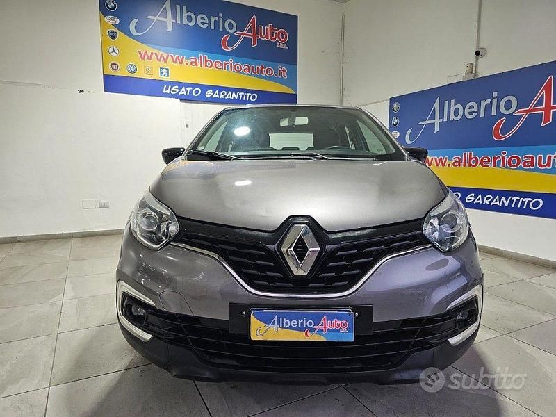 Usata Renault Captur 90 CV (66 kW) 2018 Grigio SUV