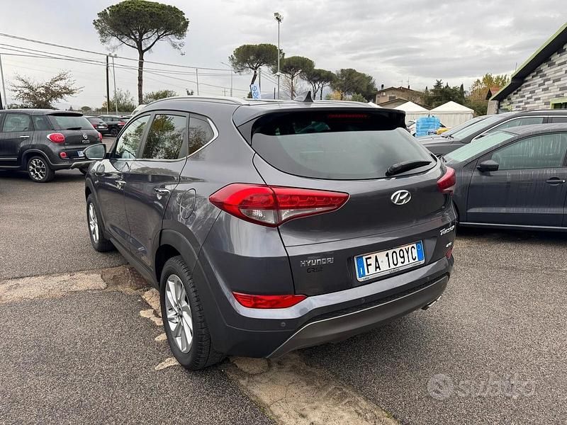 Usata Hyundai Tucson Xpossible 136 CV (100 kW) 2015 Grigio SUV
