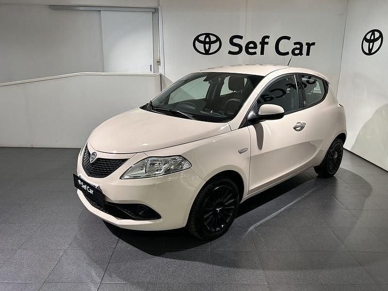 Usata Lancia Ypsilon Gold 69 CV (50 kW) 2018 Beige Utilitaria