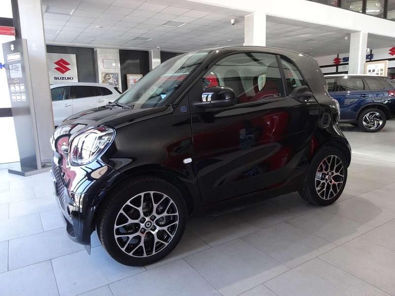 Usata Smart ForTwo Coupé Prime 41 kW (56 CV) 2021 Nero Utilitaria
