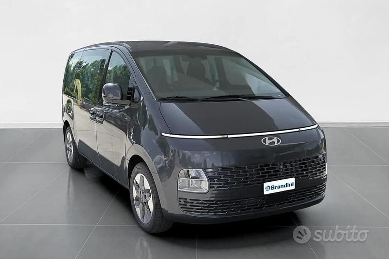 Nuova Hyundai Staria 160 CV (117 kW) 2025 Grigio Monovolume