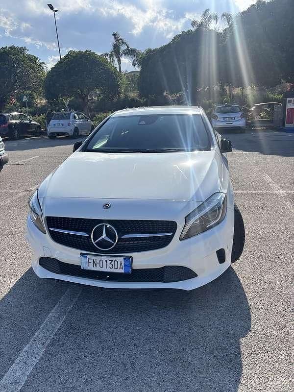 Usata Mercedes A180 109 CV (80 kW) 2018 Berlina