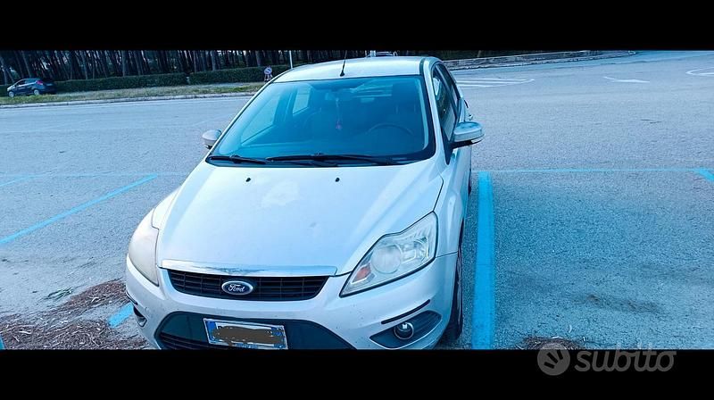 Usata Ford Focus 90 CV (66 kW) 2008 Grigio Berlina